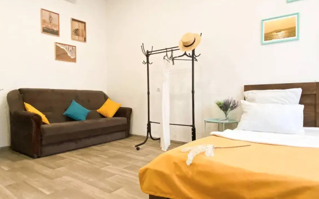 Apartamenty Scast'e zit' v centre Sevastopola na ul. Bol'saa Morskaa, d.41