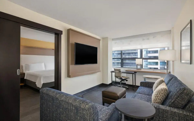 Holiday Inn Toronto Downtown Centre by IHG