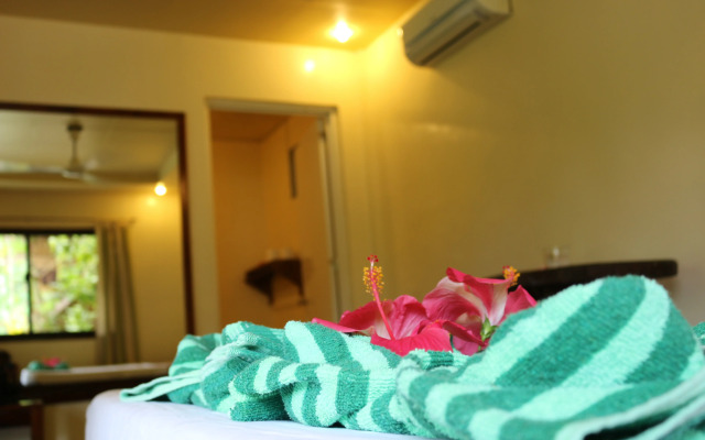 La Luna Island Resort