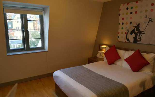 Отель The Mitre Brighton