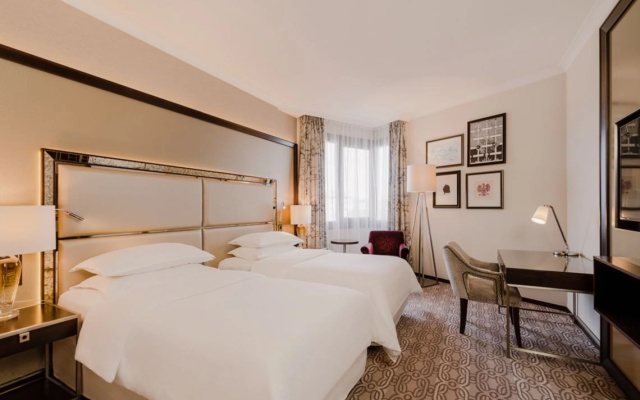 Deluxe Twin room (twin beds)