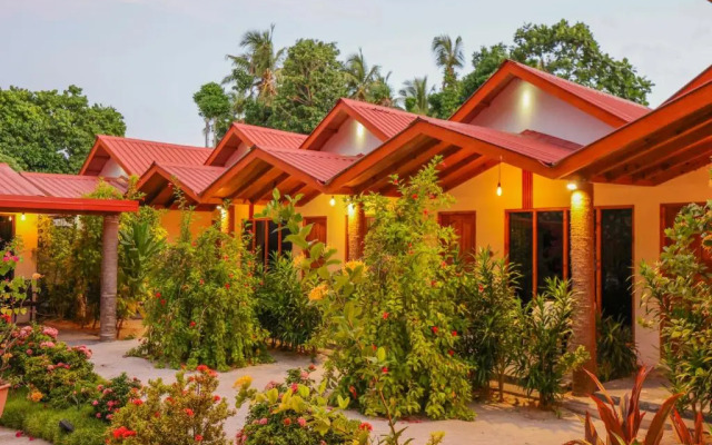 Thoddoo Beach Holiday Inn