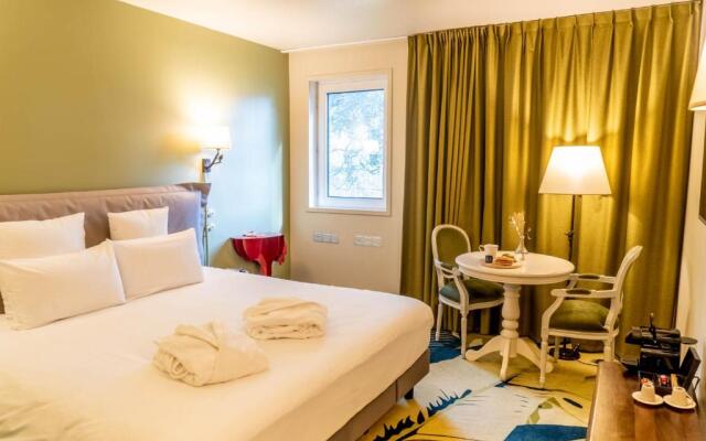 Demeures de campagne Parc du Coudray – Mercure