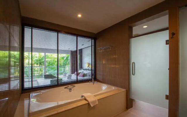 Peach Blossom Resort & Pool Villa