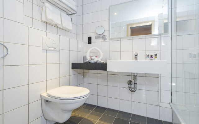 Mercure Cardiff North Hotel