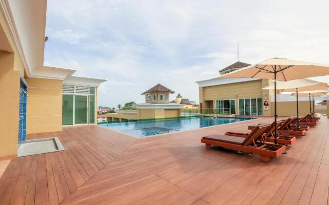 Crystal Palace Luxury Hotel