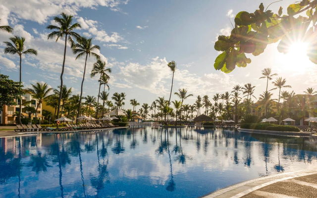 Ocean Blue & Sand Beach Resort - All Inclusive