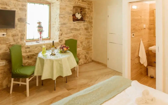 Stone House Luxury Rooms