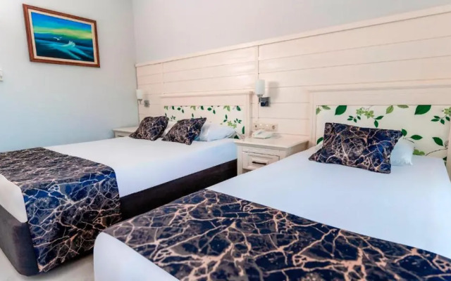 Отель Rox Resort