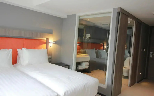 Grand 5 Hotel & Plaza Sukhumvit Bangkok