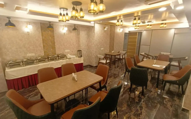 Hotel Aman Residency