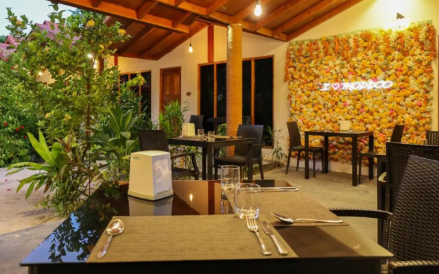 Thoddoo Beach Holiday Inn