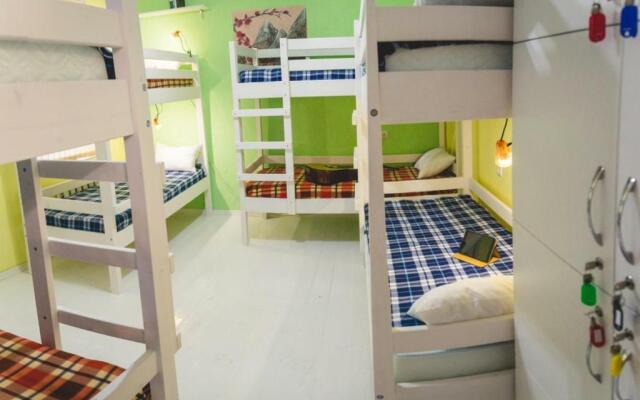 Iq Hostel