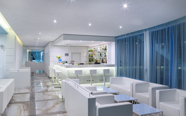Perla Beach Club
