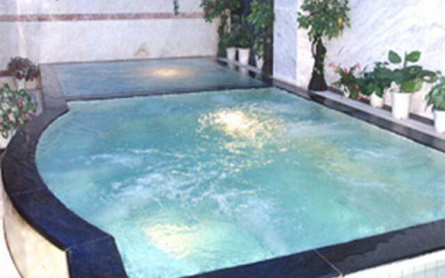Jin Du Hotel