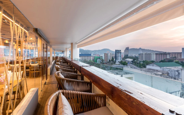 Journeyhub Phuket Patong Hotel