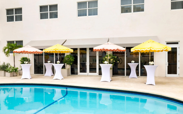 Hotel Continental Miami Beach, Tapestry Collection by Hilton