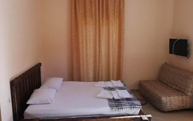 Apart-Hotel "Family House"