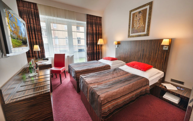 Double room (full double bed) (bed type is subject to availability)