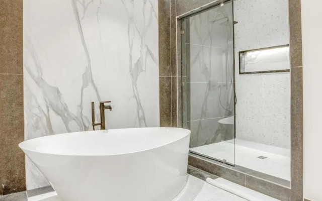 Fort George Hotel and Spa Resort