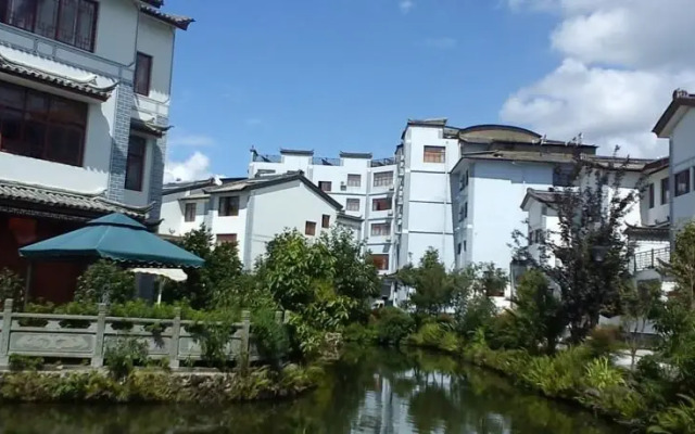 Yunshangsiji Fairyland Hotel of Tengchong Jadeite