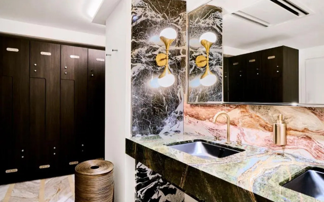 Carlton Cannes, a Regent Hotel