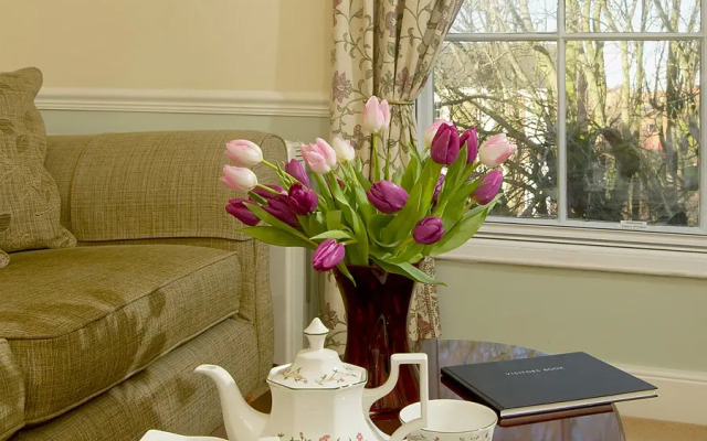All Seasons Apartments