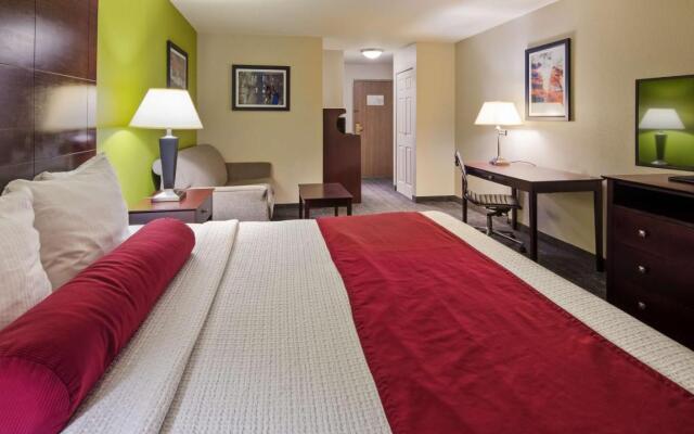 Best Western Plus Mansfield Inn & Suites