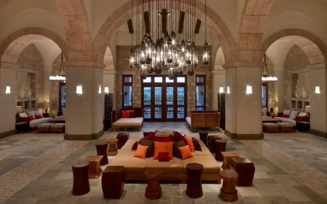 The Romanos, a Luxury Collection Resort