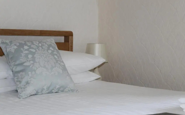 The Bay House Lake View Guest House - Adults Only