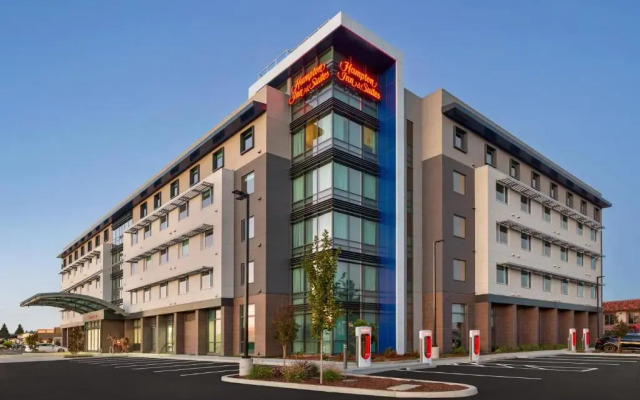 Hampton Inn & Suites San Mateo-San Francisco Airport