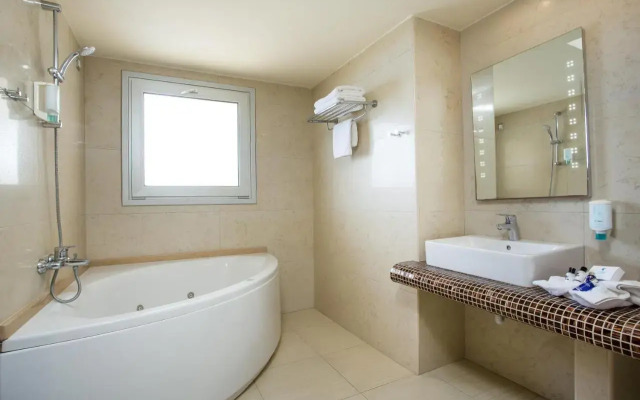Pegasos Deluxe Beach Hotel
