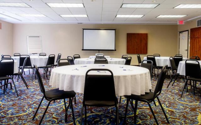 Holiday Inn Express & Suites Edmonton International Airport by IHG