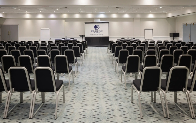DoubleTree by Hilton Manchester Airport