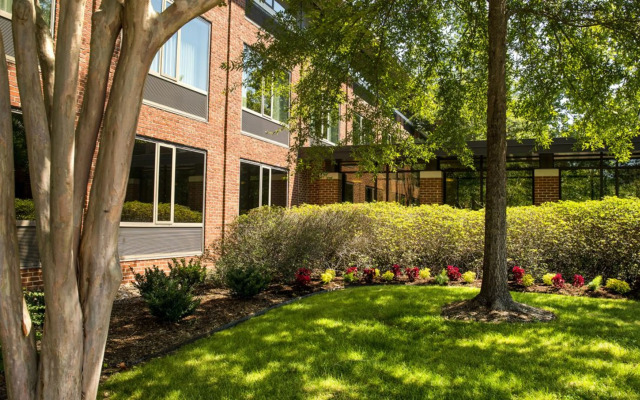 Williamsburg Woodlands Hotel & Suites, an official Colonial Williamsburg Hotel