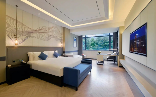 Liz Hotel