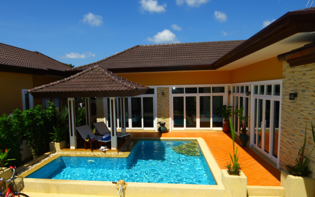 Rawai Private Villas - Pool and Garden