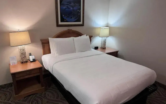 Promenade Inn & Suites Oceanfront