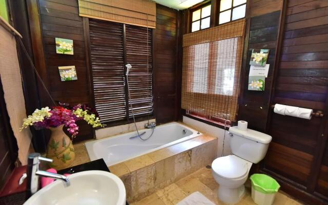 Koh Ngai Thanya Beach Resort Hotel