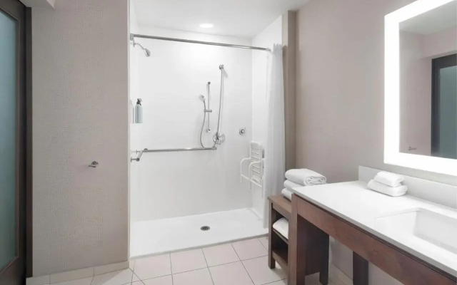 Courtyard by Marriott Seattle SeaTac Airport