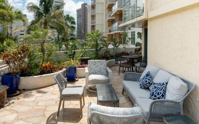 Luana Waikiki Hotel & Suites