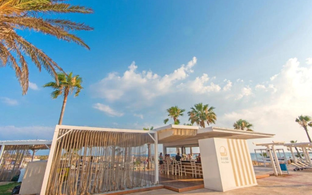 Dome Beach Marina Hotel & Resort