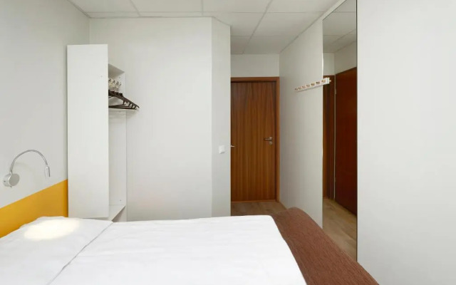 Hotel Cabin