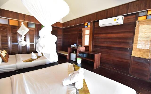 Koh Ngai Thanya Beach Resort Hotel