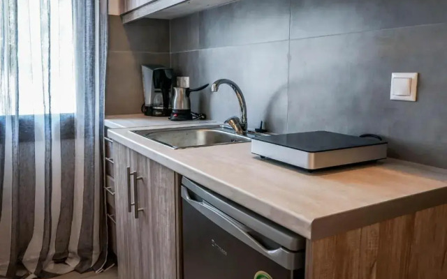 Avra Studios & Apartments