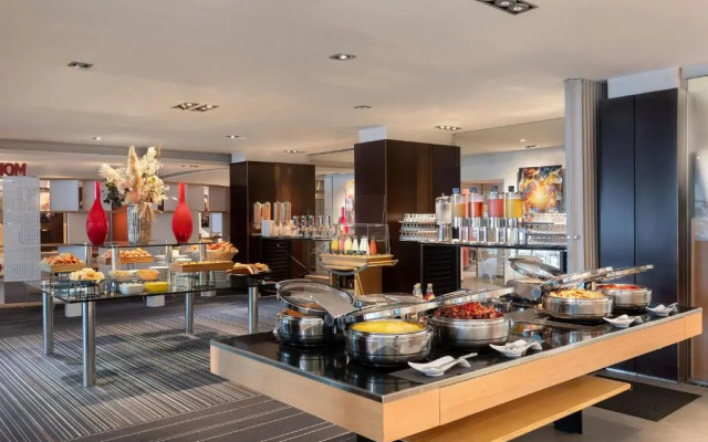 Le Meridien Beach Plaza