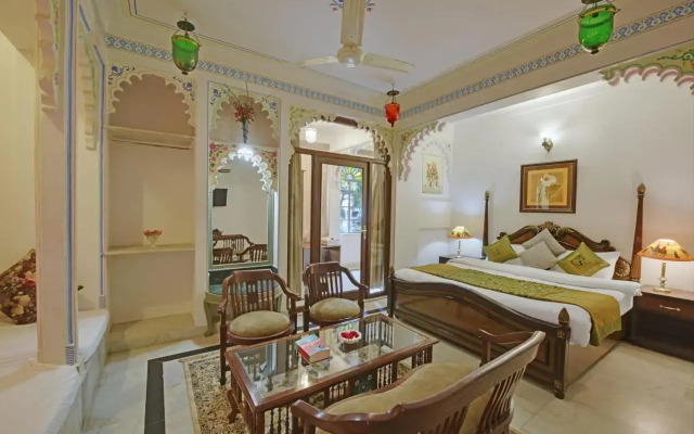 Hotel Raj Palace