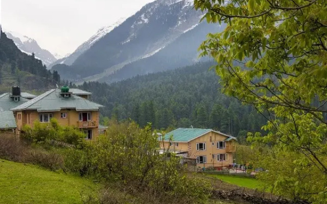 Paristan Resorts