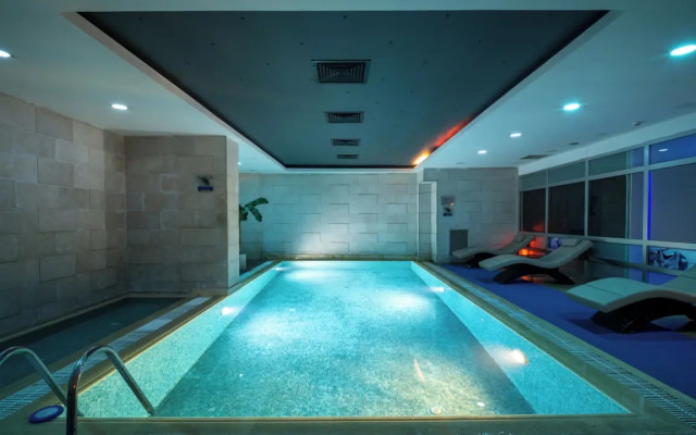 Grand S Hotel