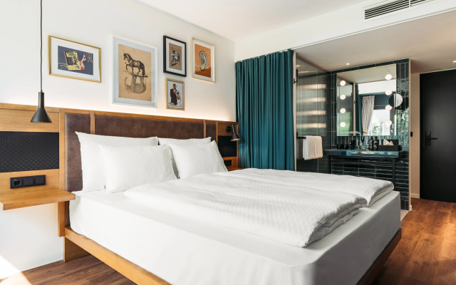 Hotel Schani UNO City